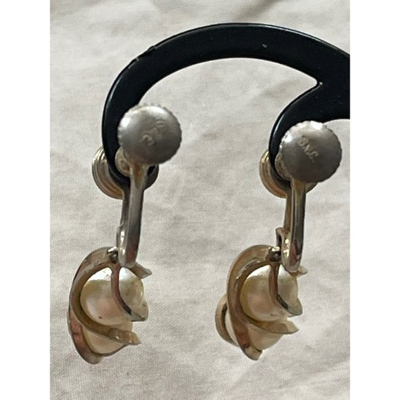 Antique/Vintage Antiqued Gold Tone Spiral Caged Dbl Pearl Screw-On Clip Earrings - Picture 11 of 11